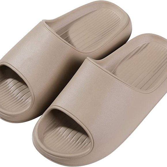 "Yeezy" Inspired Platform Pillow Sandals - Picture 2 of 4